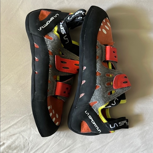 Womens Climbing Shoes - Picture 2 of 6